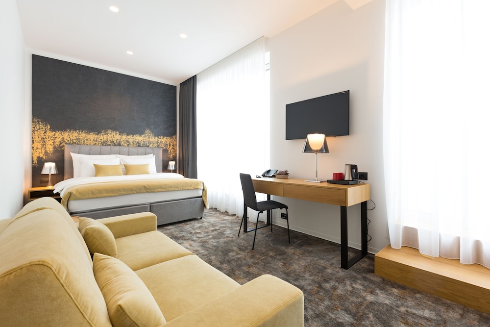 Executive Double Room, Balcony, City View - Photo 1