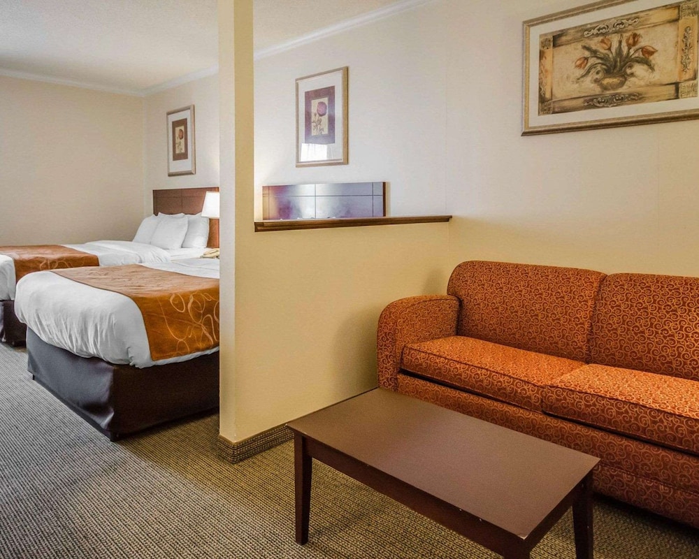 Suite, Multiple Beds, Non Smoking - Photo 5
