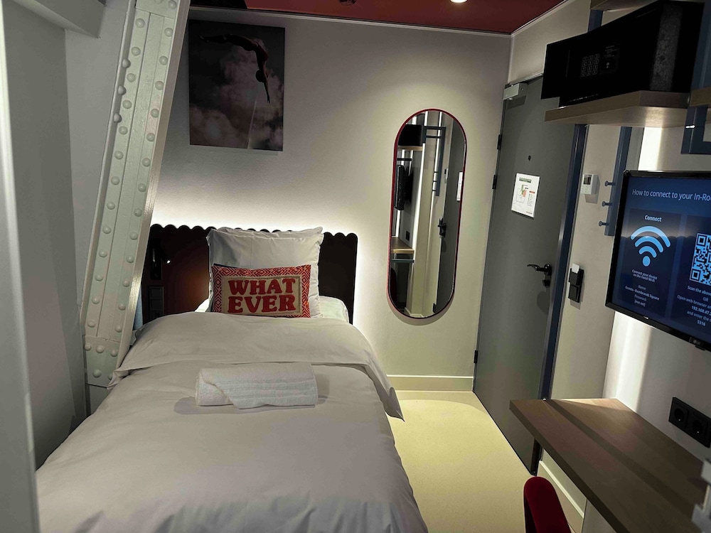 Deluxe single room