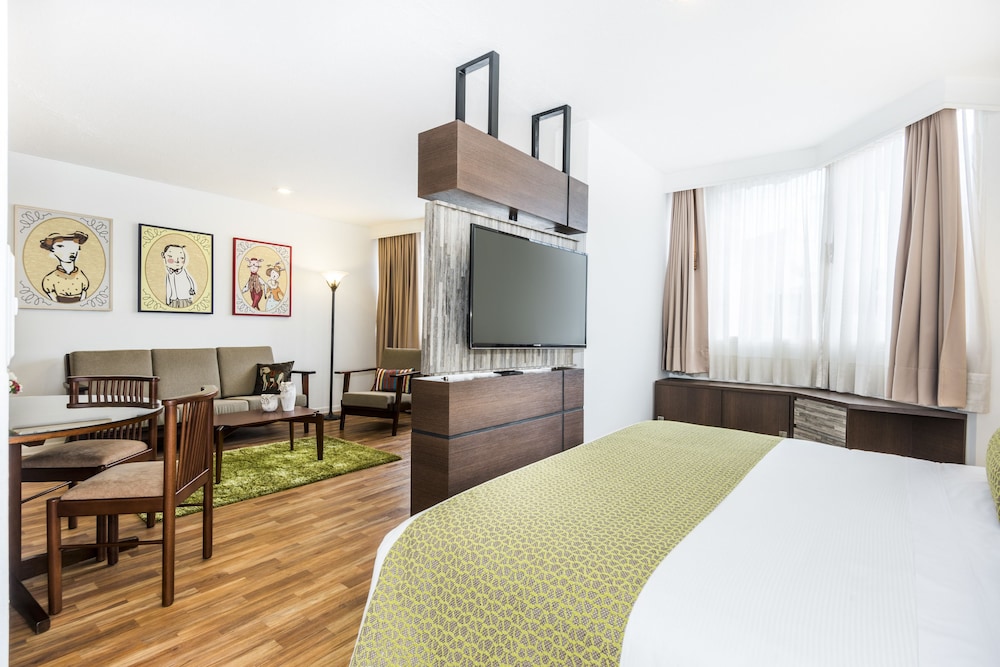 Family Suite, 2 Bedrooms, Kitchenette - Photo 2