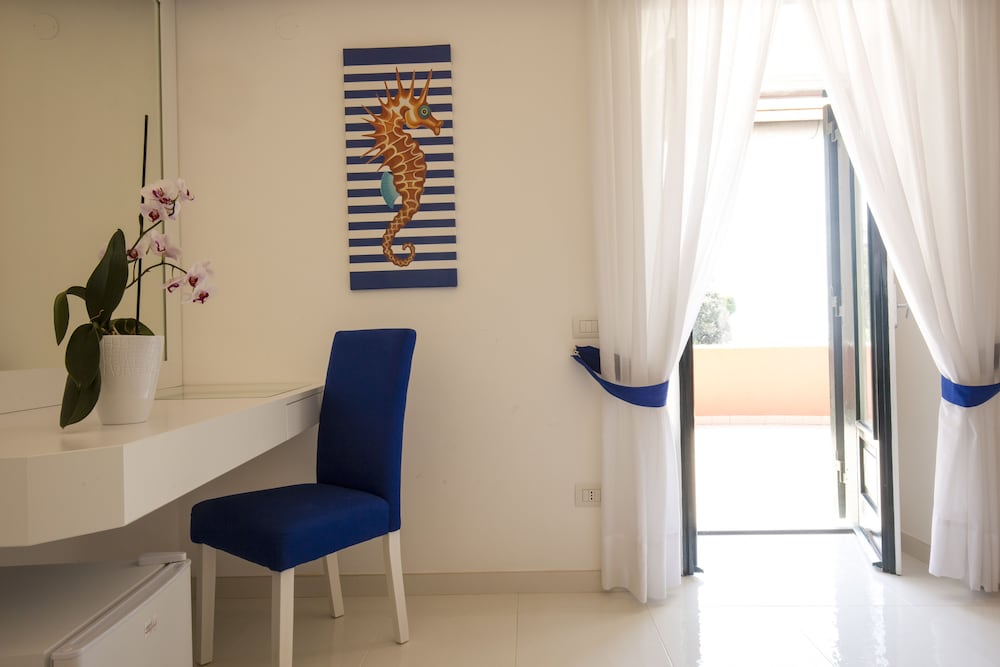 Superior Double Room, Balcony, Sea View - Photo 7