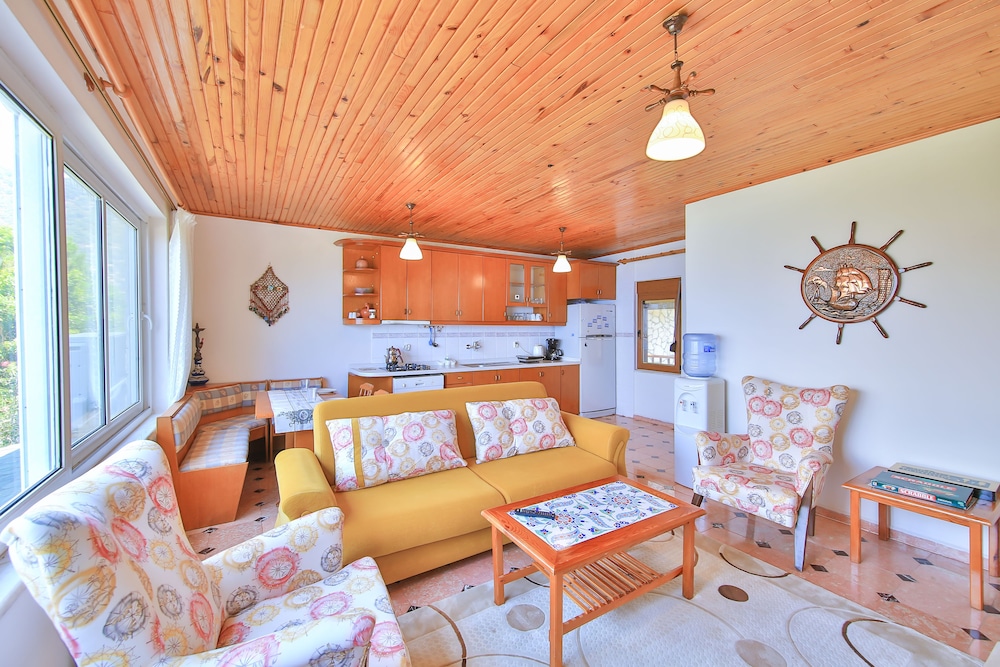 Family Apartment, 3 Bedrooms, Kitchen, Sea View