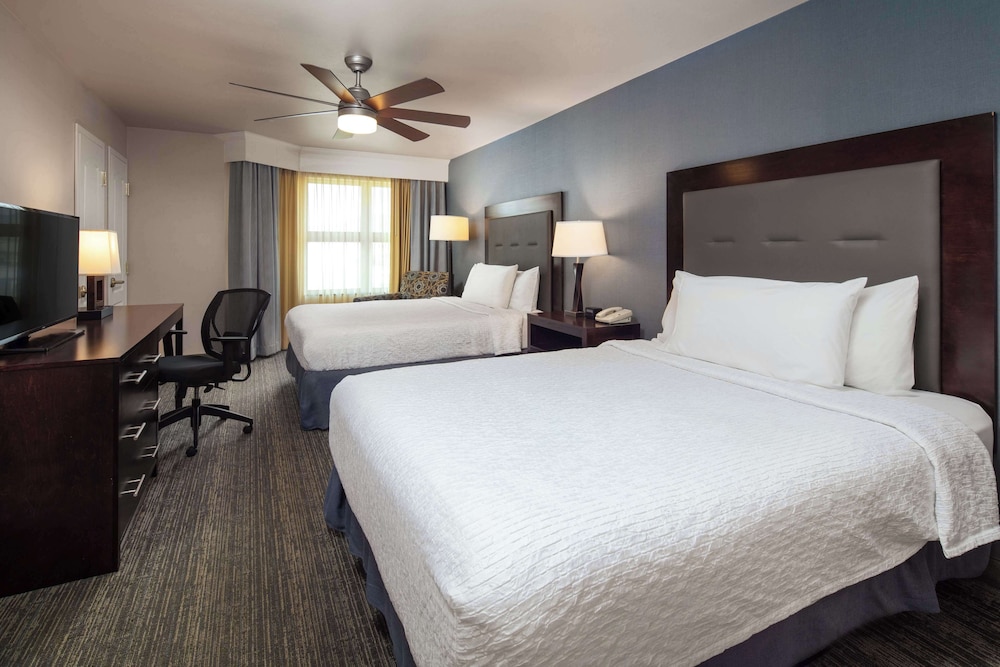 Suite, 2 Queen Beds, Accessible, Bathtub photo 1