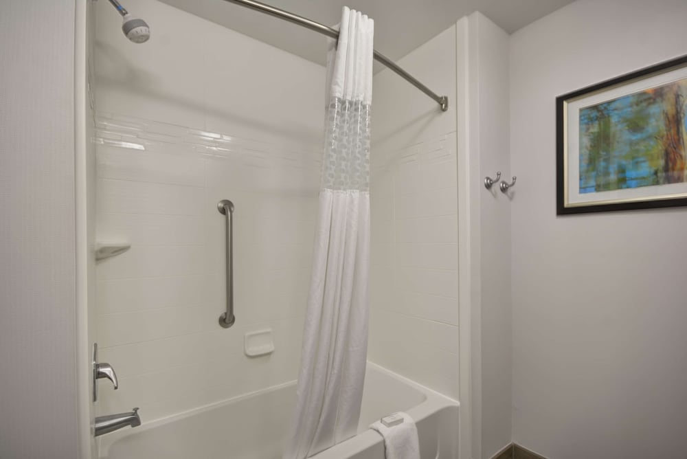 Room, 2 Queen Beds, Accessible photo 3