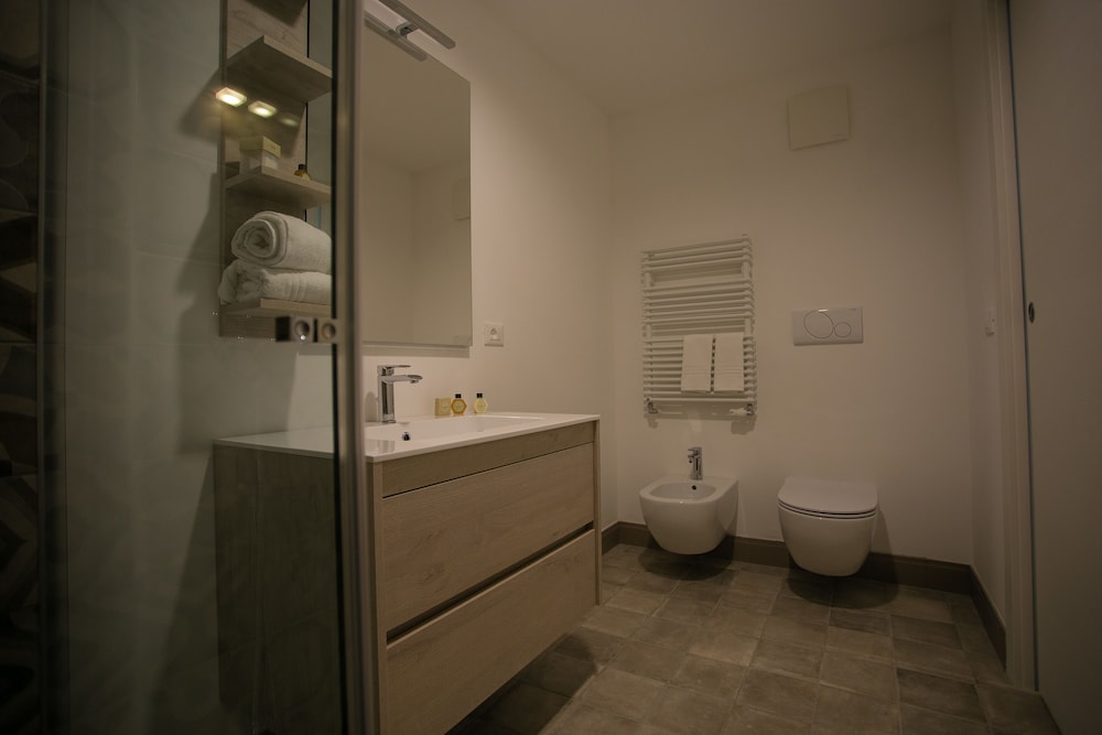 Suite, Jetted Tub photo 3