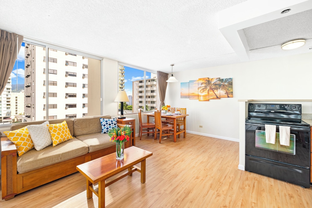 Pacific Monarch - 1 BR - Ocean & City Views: Condo, 1 Bedroom, City View (0109) photo