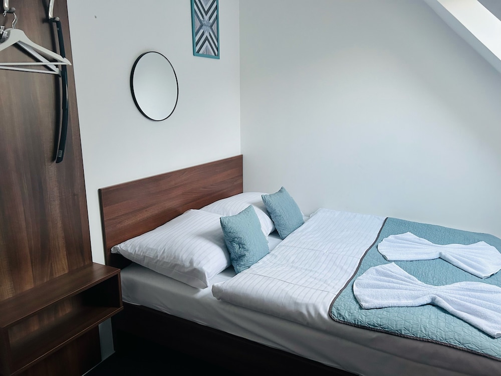 Economy Double Room photo 1