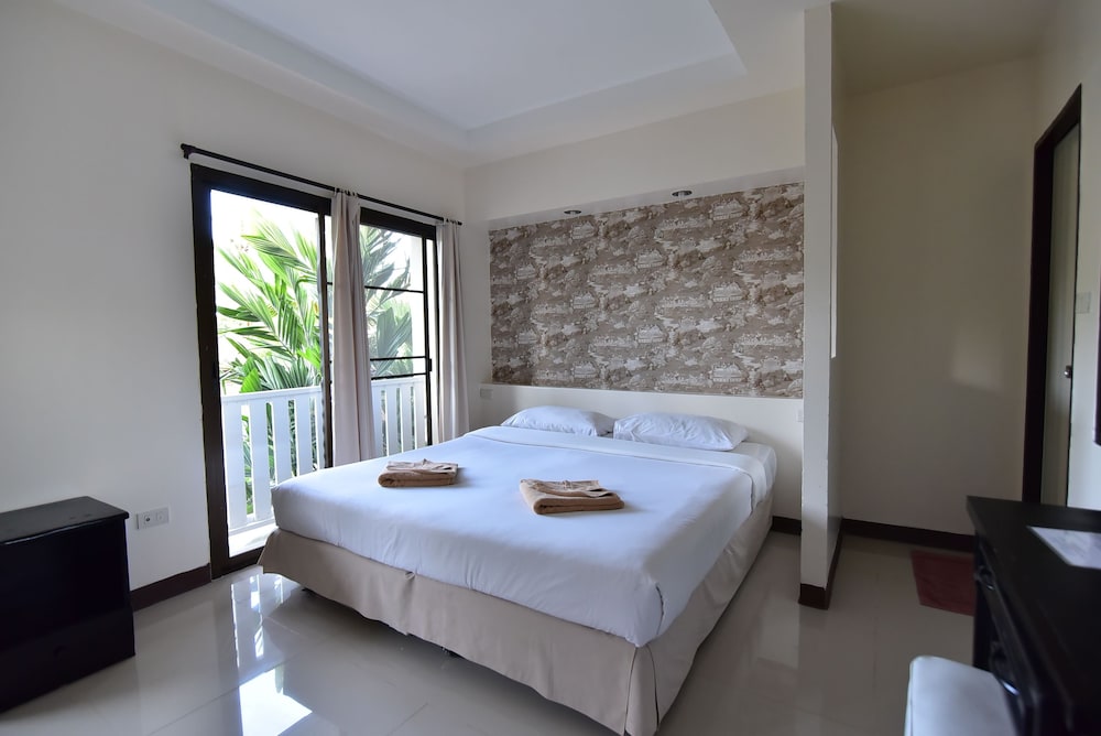 Deluxe Family Room - Photo 14
