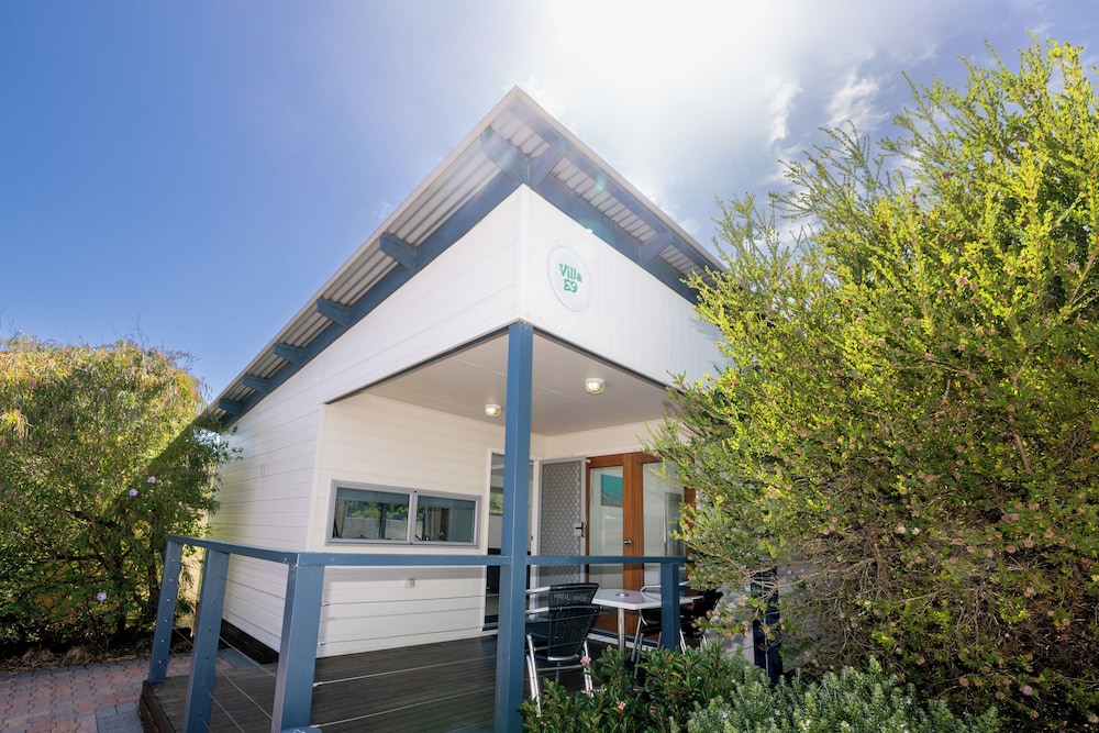 Deluxe Villa, 2 Bedrooms, Jetted Tub, Garden View (Spa Villa)