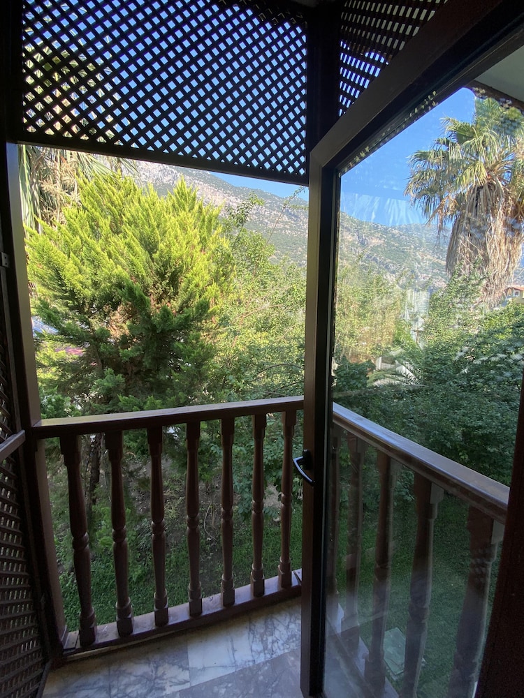 Standard Double Room - Photo 15