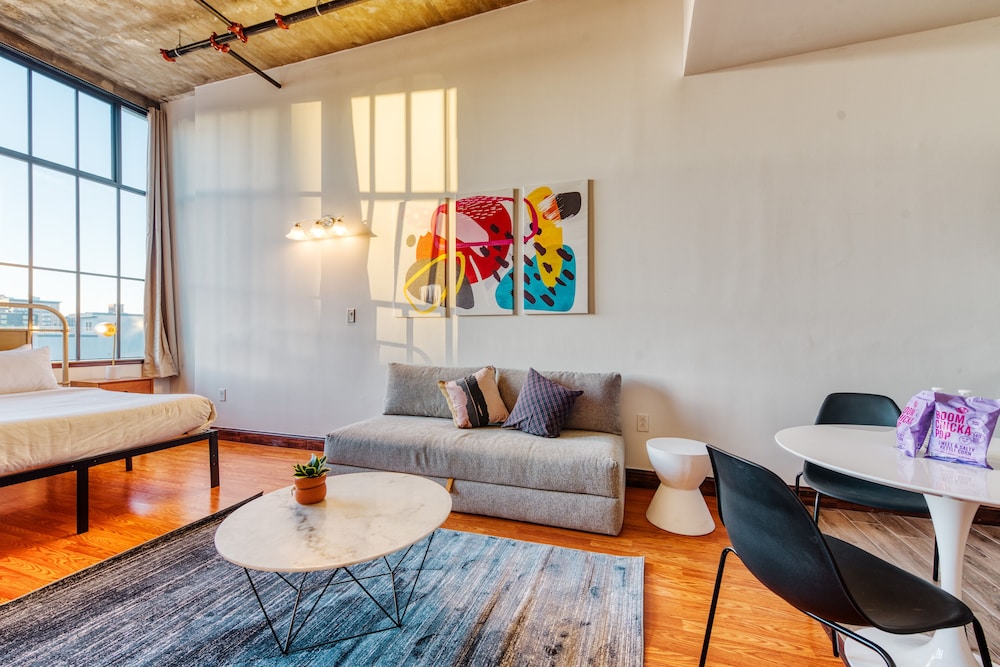 Standard Studio, 1 Queen Bed with Sofa bed, City View