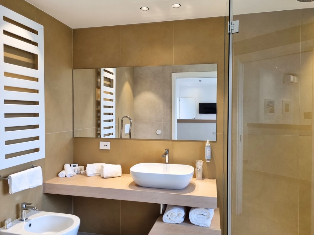 Club Room, 2 Twin Beds, Accessible (House)