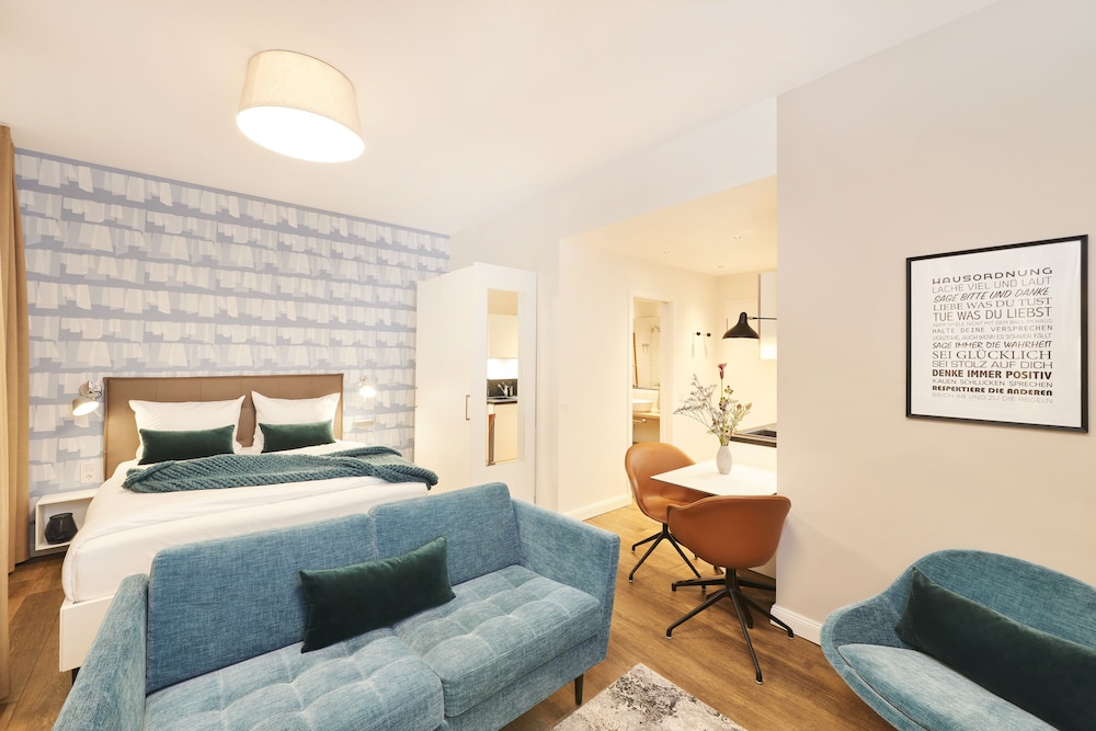 Deluxe Apartment, 1 Queen Bed, Non Smoking, City View (XL) photo 1
