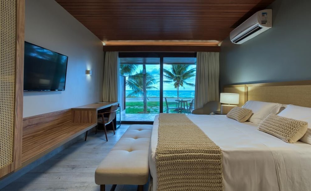 Deluxe Room, Jetted Tub
