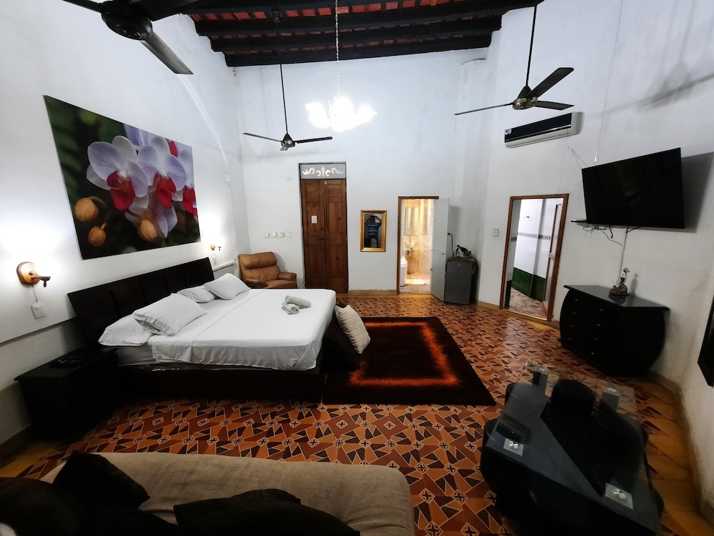 Honeymoon Room, 1 King Bed with Sofa bed, Hot Tub, Ground Floor photo 1