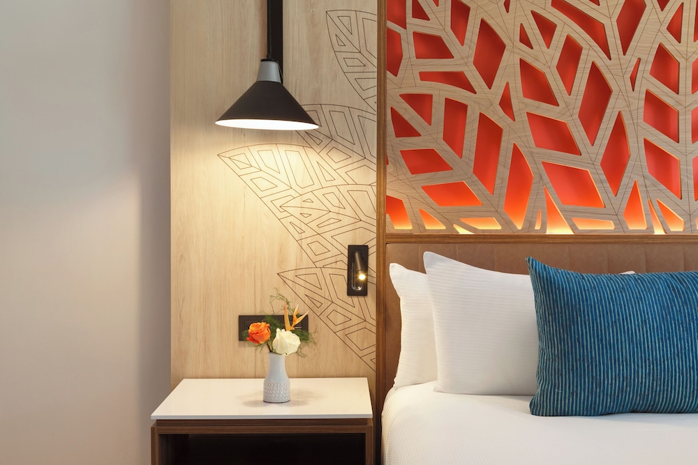 Club Room, 2 Queen Beds, Garden View (Preferred) - Photo 1