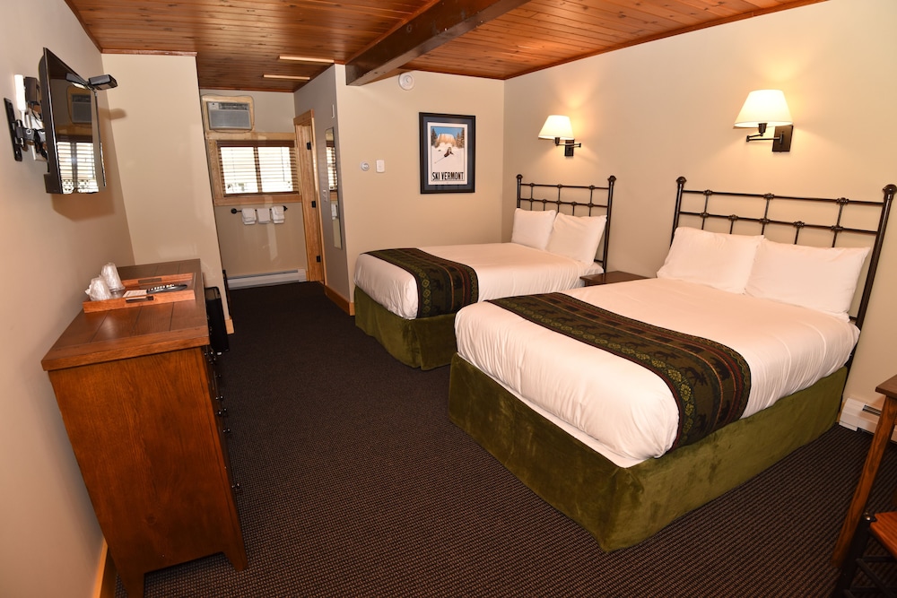Deluxe Room, 2 Double Beds, Mountain View (Not Pet Friendly) photo 1