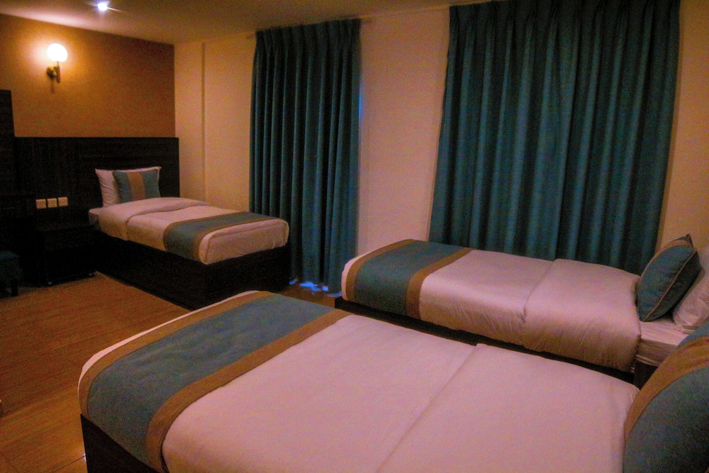 Basic Triple Room photo 2