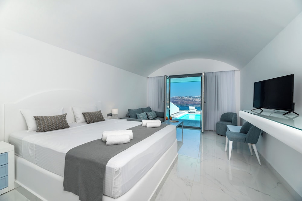 Junior Suite, Private Pool (Cliffside & Caldera View) - Photo 14