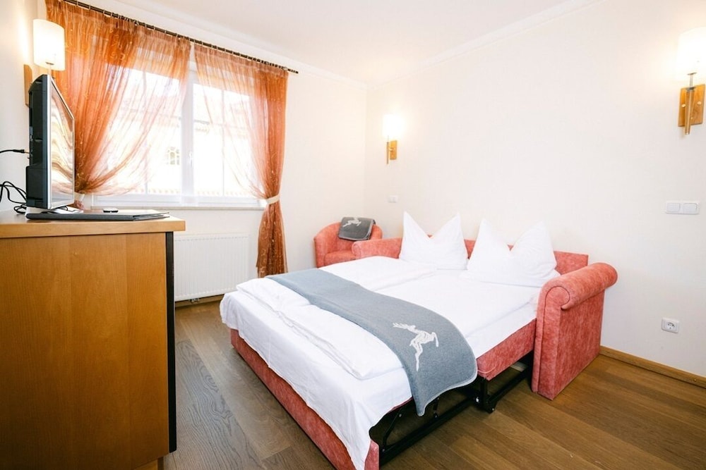 Family Quadruple Room photo 3