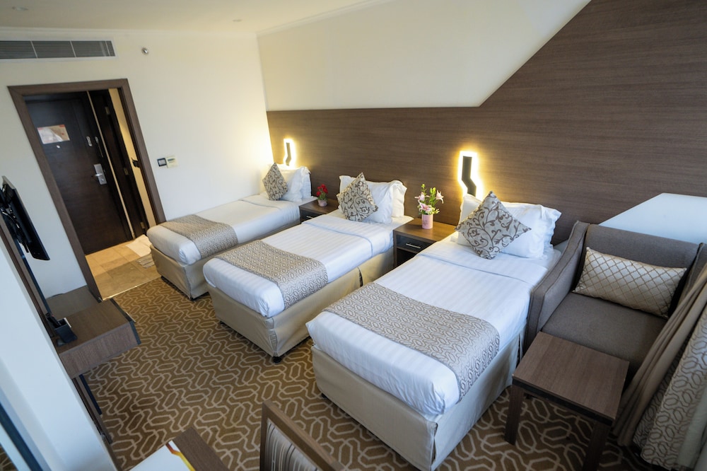 Standard Triple Room - Photo 1