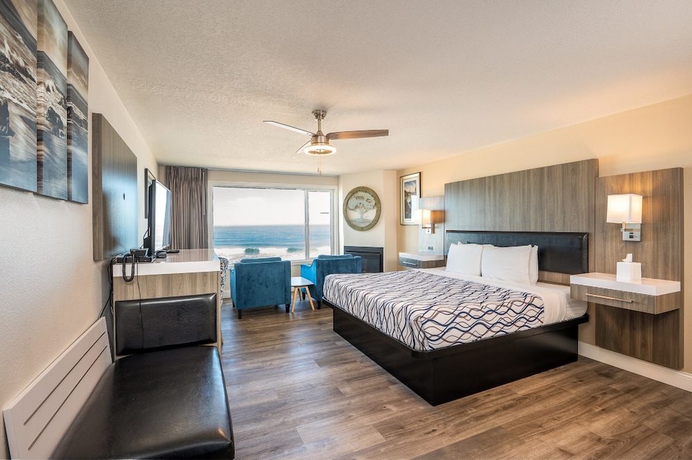 Deluxe Room, 1 King Bed, Fireplace, Oceanfront