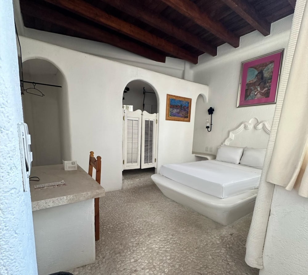 Economy Double Room - Photo 4