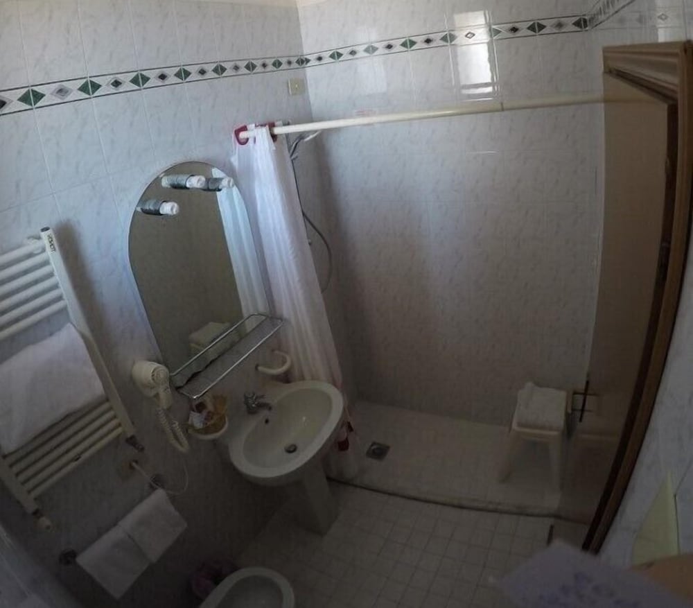 Economy Twin Room, Partial Sea View photo 2