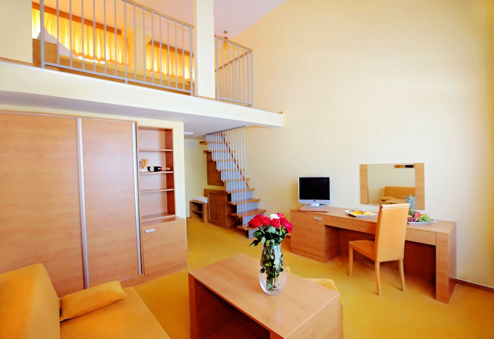 Mezzanine room