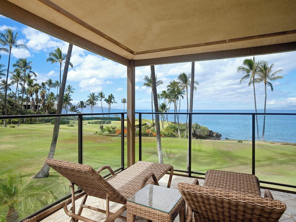 Condo, 2 Bedrooms, Oceanfront (1704) photo 2