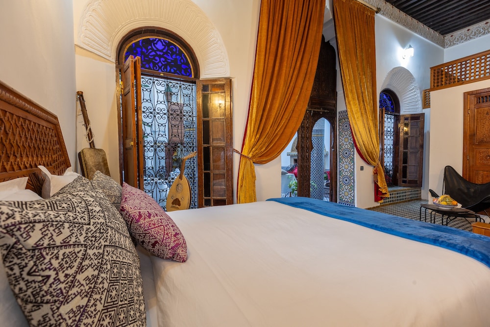 Suite (Khanata) photo 3