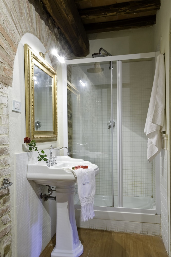 Classic Double Room - Photo 4