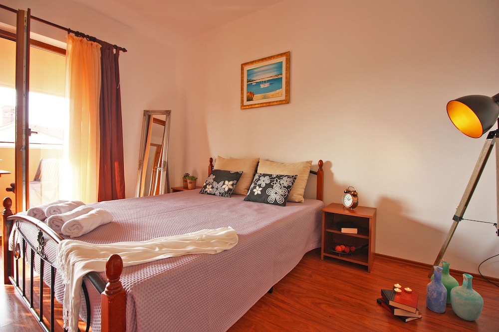Apartment, 1 Bedroom (1310/12473)