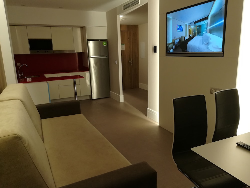 Family Room, 1 Bedroom