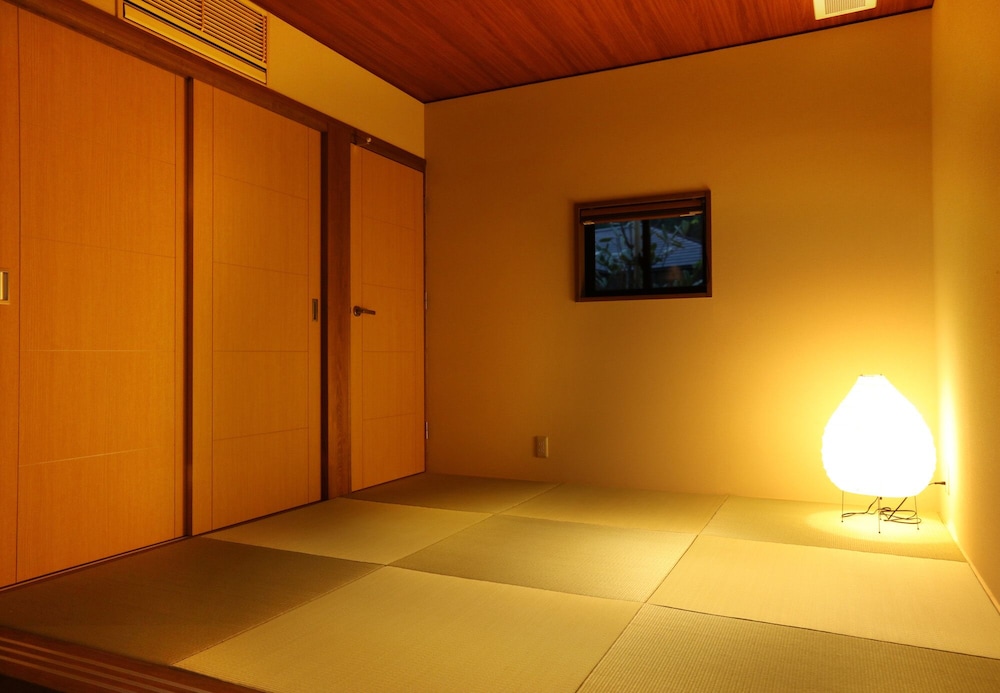 Superior Quadruple Room, Non Smoking, Mountain View photo 3