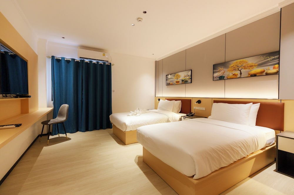 Deluxe Room, Balcony