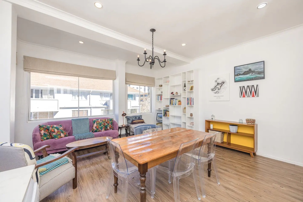 Basic Apartment, Multiple Beds