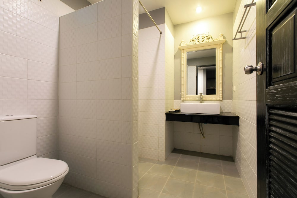 City Room - Photo 23