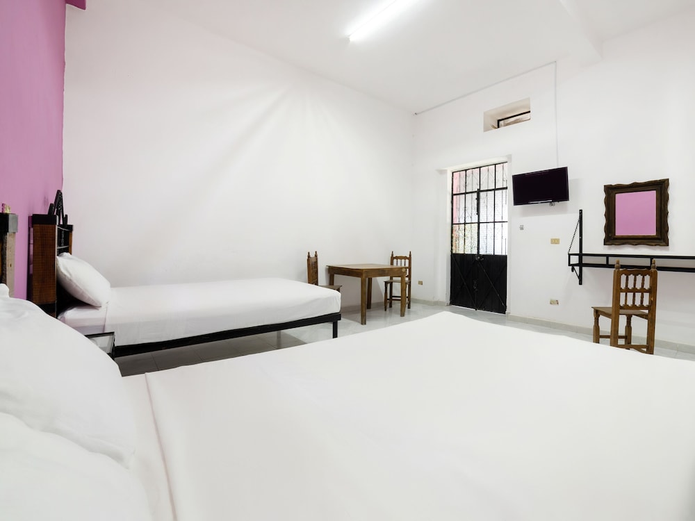 Standard Room, 2 Double Beds - Photo 6