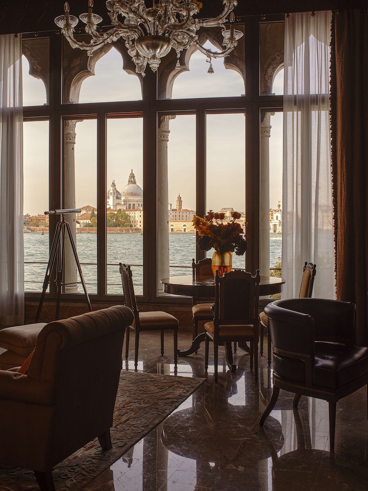 Suite (Dogaressa)