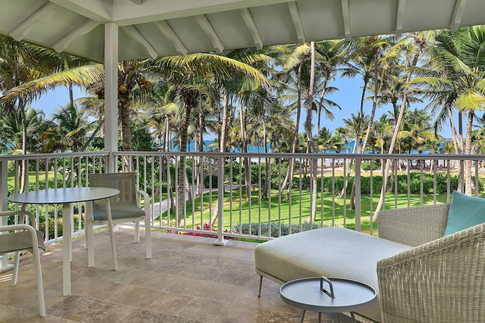 Grand Room, 1 King Bed, Non Smoking, Oceanfront - Photo 7