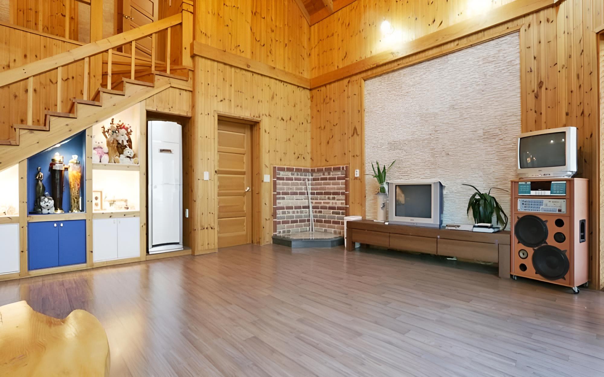 Room (Unshared House (Duplex)) photo 1