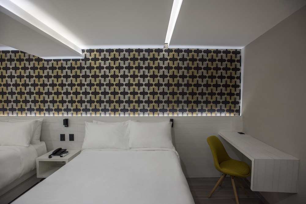 Basic Double Room, 2 Double Beds, Non Smoking photo 2