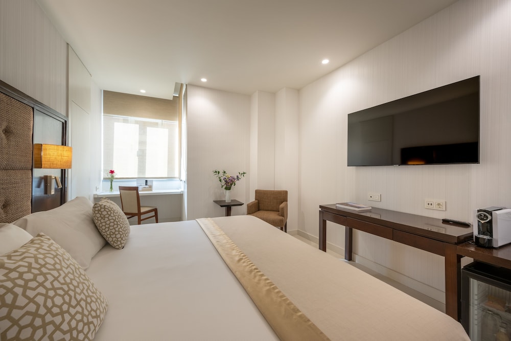 Executive Double or Twin Room - Photo 8