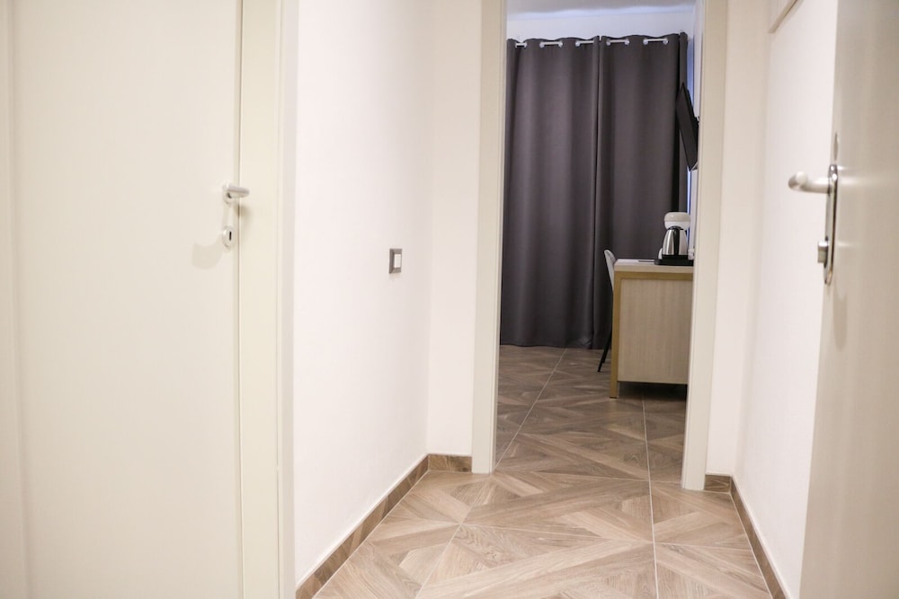 Standard Double Room - Photo 48