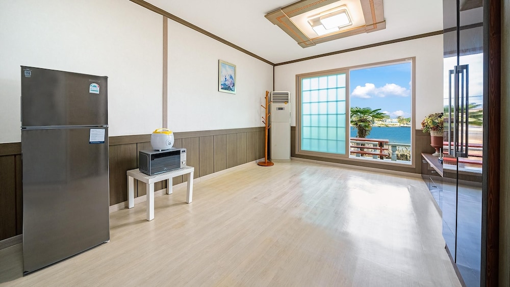 Basic Room, 1 Bedroom (B102)