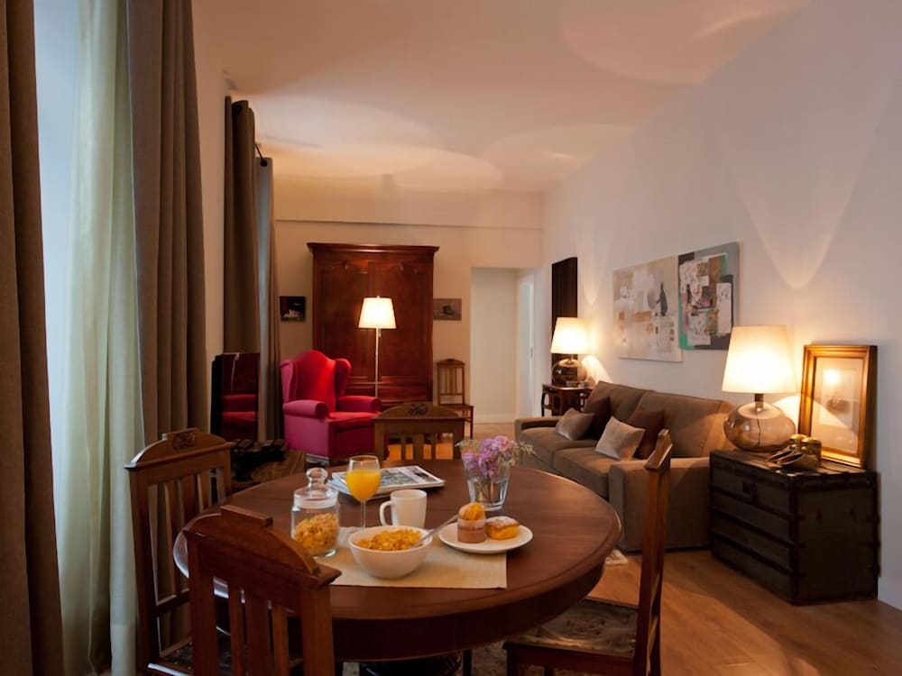 Deluxe Suite - Photo 12