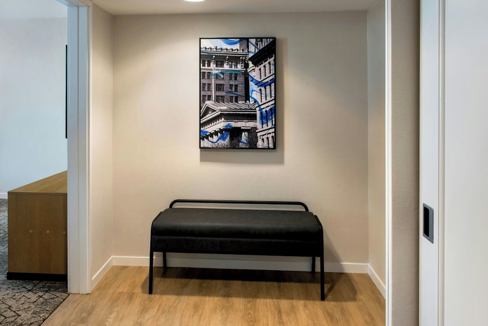 Junior Suite, 1 Double Bed (Mobility Accessible, Tub)