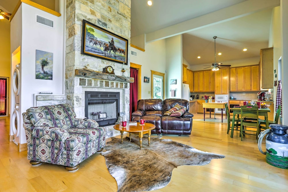 House (2 Bedrooms) photo 1