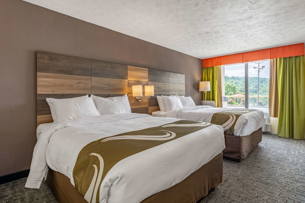 Standard Room, 2 Queen Beds, Non Smoking photo 1
